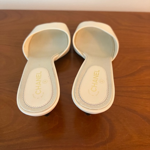Vintage Chanel White Sandal 36.5 US 6.5 - Picture 6 of 9